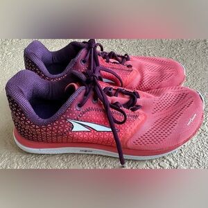Altra Solstice Pink Purple Running Shoes Zero Drop Foot Shape Size 7 in VGC